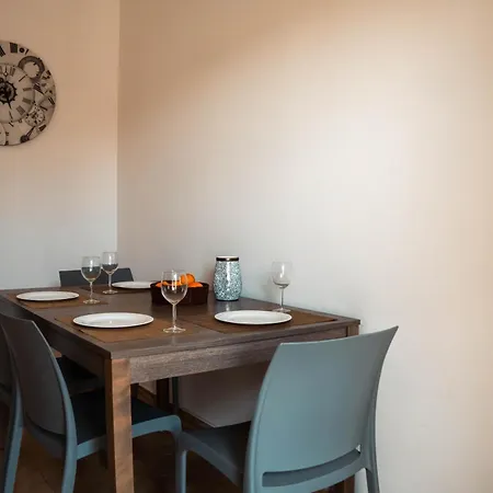 Apartment Lovely 2 Min From The Beach *