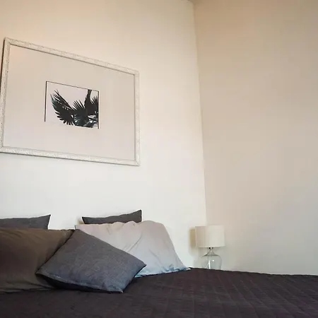 Lovely 2 Min From The Beach Apartment *