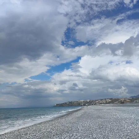 Lovely 2 Min From The Beach سكاليا